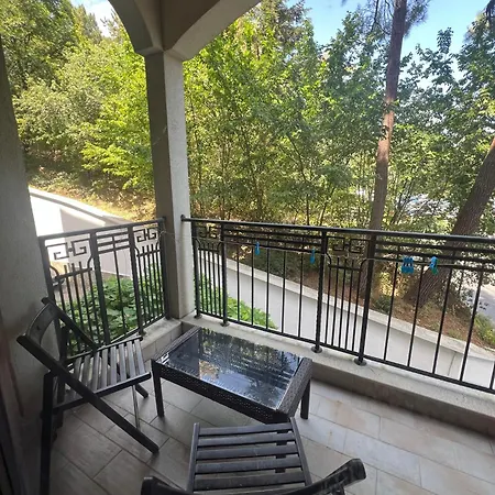 Green Garden View Apartment